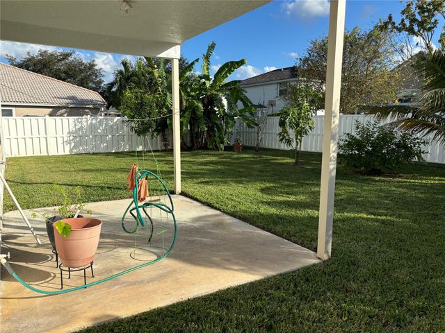14224 NW 18th Ct, Pembroke Pines, FL 33028