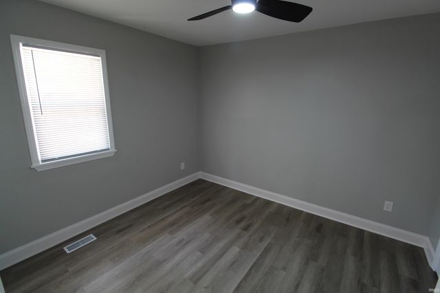 8633 Outer Lincoln Avenue, Newburgh, IN 47630