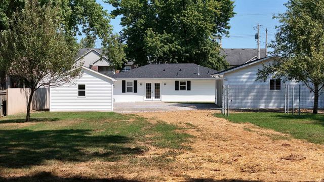 8633 Outer Lincoln Avenue, Newburgh, IN 47630