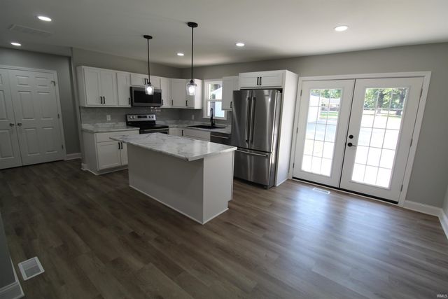 8633 Outer Lincoln Avenue, Newburgh, IN 47630