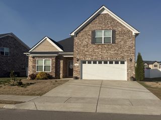 221 Thorpe Dr, Spring Hill, TN 37174