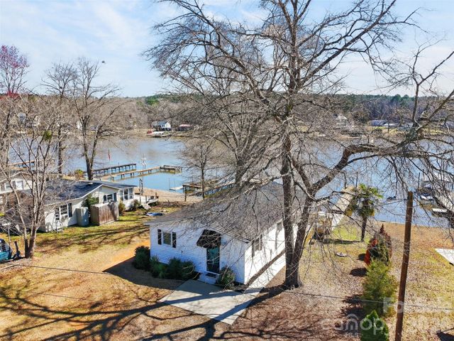 2466 Cottage Lane, Liberty Hill, SC 29074