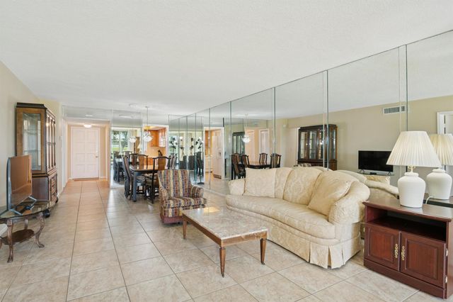 157 Atlantis Boulevard 104, Atlantis, FL 33462