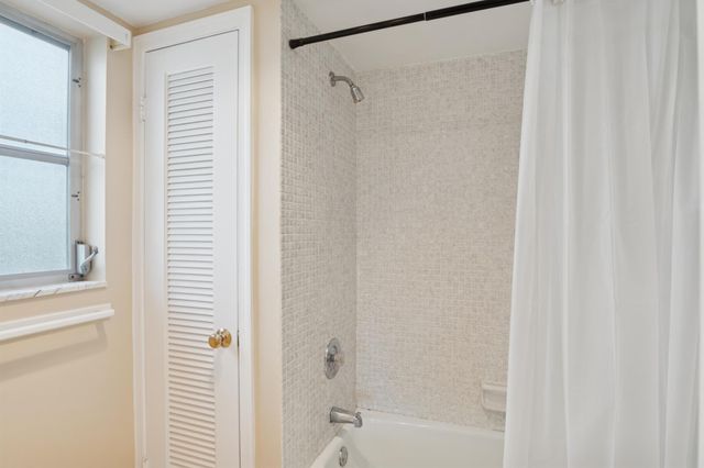 157 Atlantis Boulevard 104, Atlantis, FL 33462