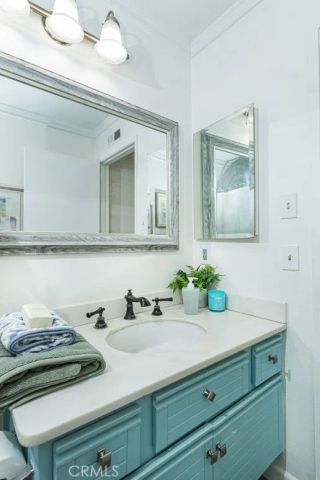 24 Riverstone, Irvine, CA 92606