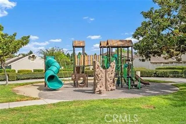 24 Riverstone, Irvine, CA 92606
