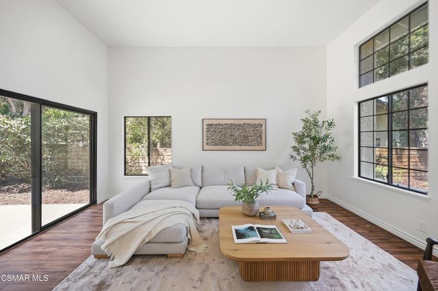 2007 Simsbury Court, Thousand Oaks, CA 91360
