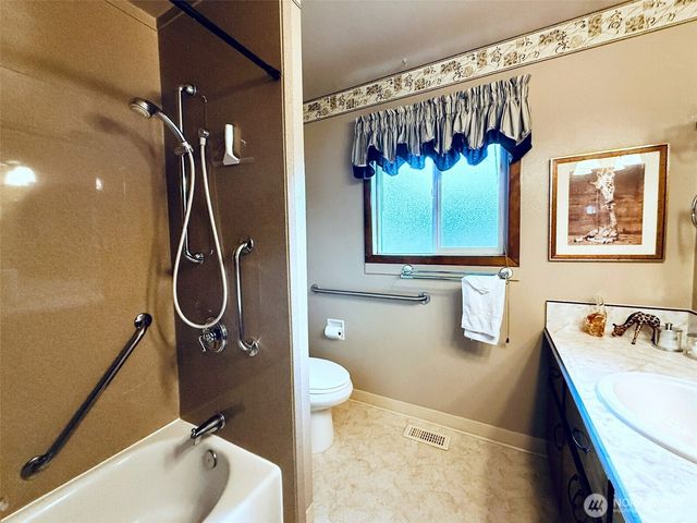 8601 NE 57th Street, Vancouver, WA 98662
