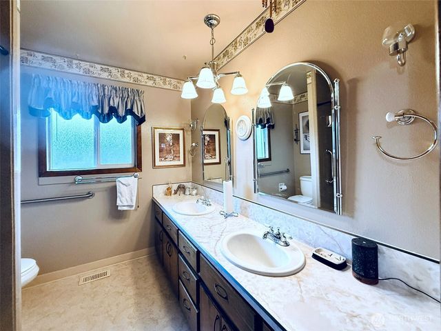 8601 NE 57th Street, Vancouver, WA 98662