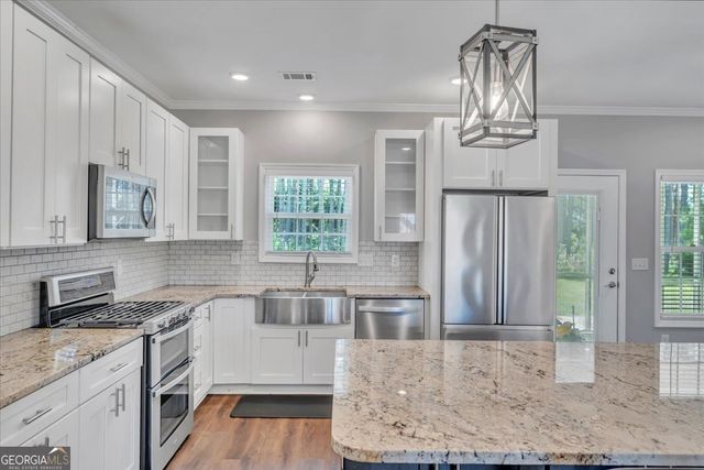605 Live Oak Way, Dublin, GA 31021