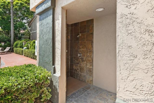 7425 Charmant Dr 2601, San Diego, CA 92122