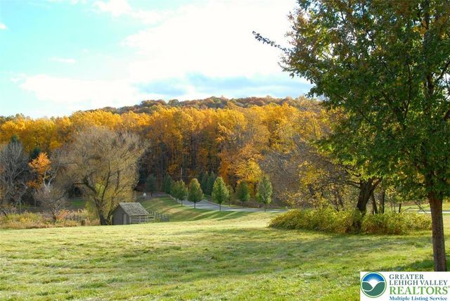 2209 South Melrose Lane, Salisbury Twp, PA 18015