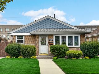 10445 S Avenue E, Chicago, IL 60617