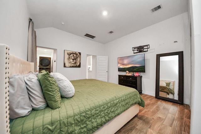 8349 Lenore Street, Houston, TX 77017