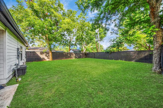 8349 Lenore Street, Houston, TX 77017