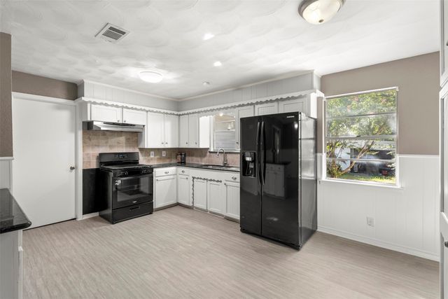 412 E Ross Street, Waxahachie, TX 75165