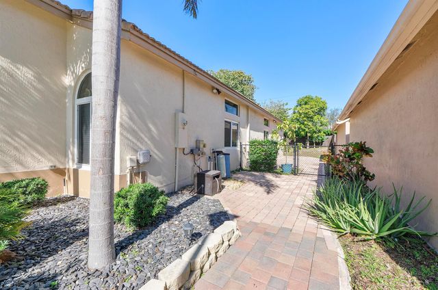 5029 Heron Place, Coconut Creek, FL 33073