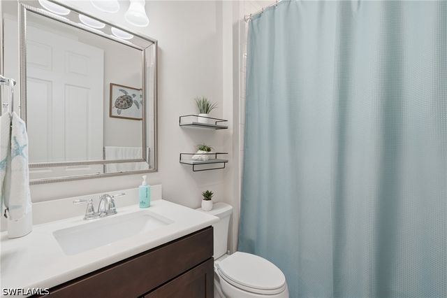 9432 Purple Martin CT, Naples, FL 34120