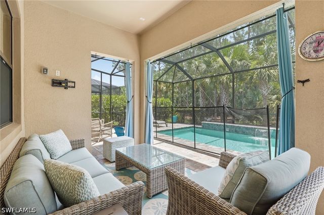 9432 Purple Martin CT, Naples, FL 34120