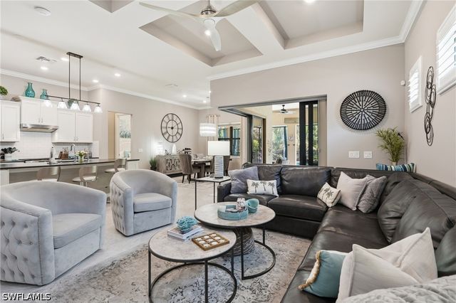 9432 Purple Martin CT, Naples, FL 34120