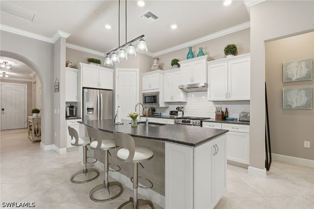 9432 Purple Martin CT, Naples, FL 34120