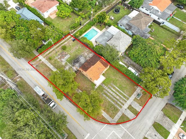 389 Lafayette Dr, Miami Springs, FL 33166
