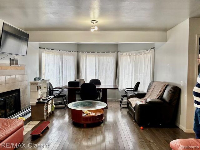 380 E South Boulevard, Troy, MI 48085