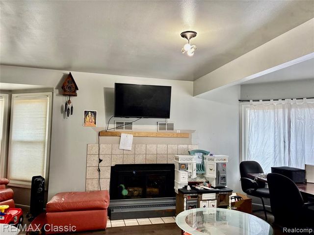 380 E South Boulevard, Troy, MI 48085