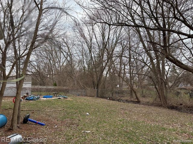 380 E South Boulevard, Troy, MI 48085