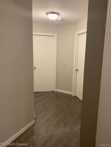 380 E South Boulevard, Troy, MI 48085