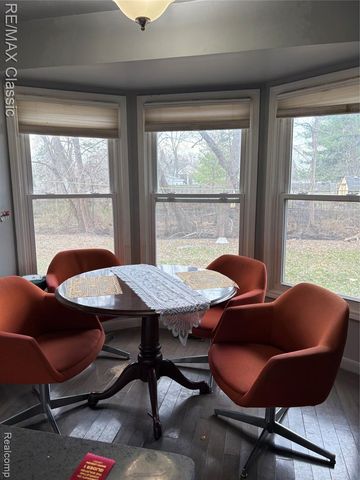 380 E South Boulevard, Troy, MI 48085