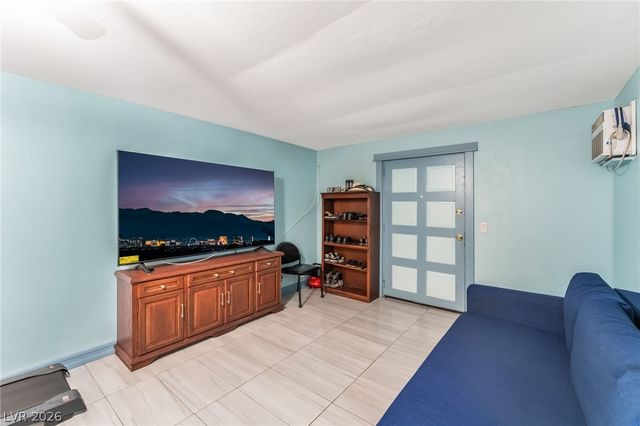 6161 Great Smoky Avenue, Las Vegas, NV 89156