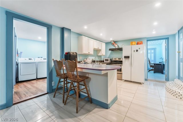 6161 Great Smoky Avenue, Las Vegas, NV 89156