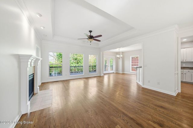 4122 Brook Farm Pl, Louisville, KY 40299