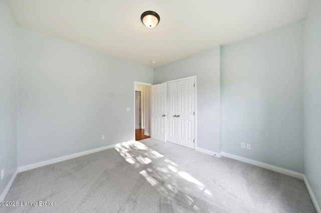 4122 Brook Farm Pl, Louisville, KY 40299