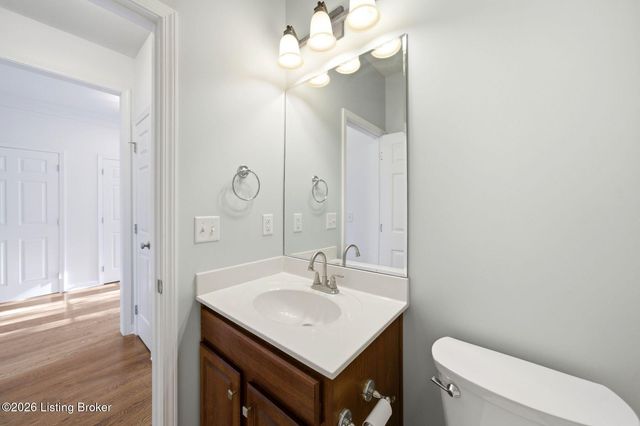 4122 Brook Farm Pl, Louisville, KY 40299