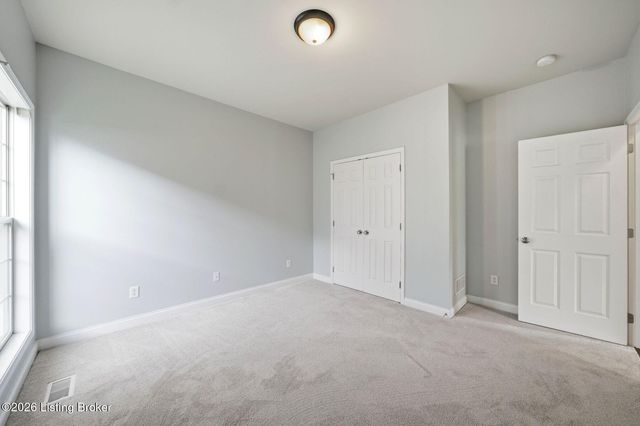 4122 Brook Farm Pl, Louisville, KY 40299