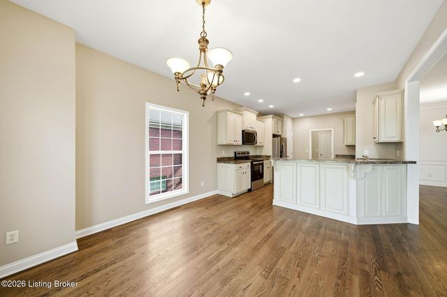 4122 Brook Farm Pl, Louisville, KY 40299