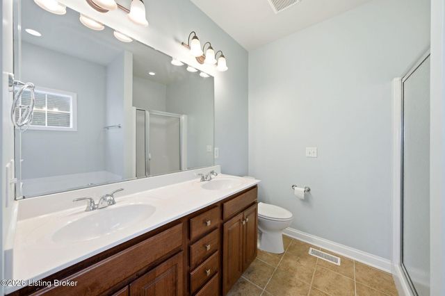4122 Brook Farm Pl, Louisville, KY 40299