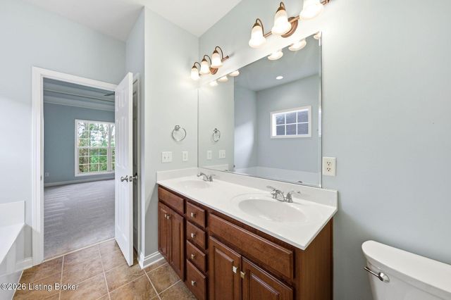 4122 Brook Farm Pl, Louisville, KY 40299