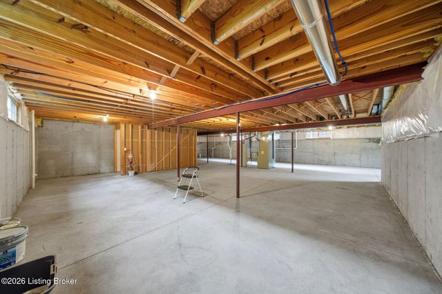 4122 Brook Farm Pl, Louisville, KY 40299