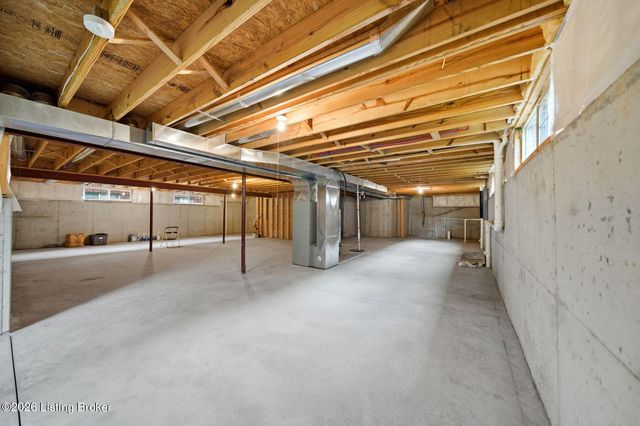 4122 Brook Farm Pl, Louisville, KY 40299
