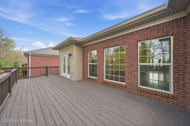 4122 Brook Farm Pl, Louisville, KY 40299
