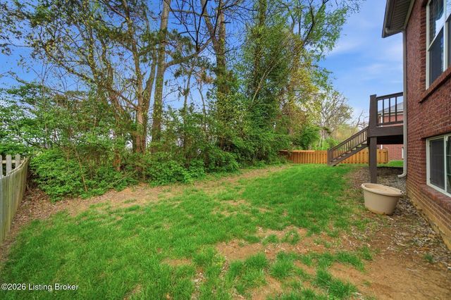 4122 Brook Farm Pl, Louisville, KY 40299