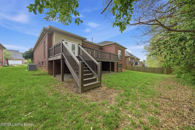 4122 Brook Farm Pl, Louisville, KY 40299