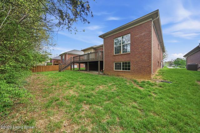 4122 Brook Farm Pl, Louisville, KY 40299