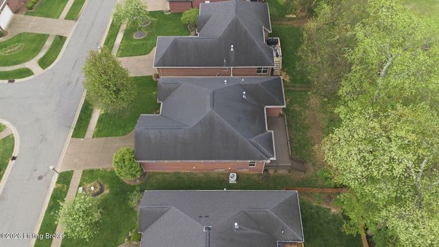 4122 Brook Farm Pl, Louisville, KY 40299
