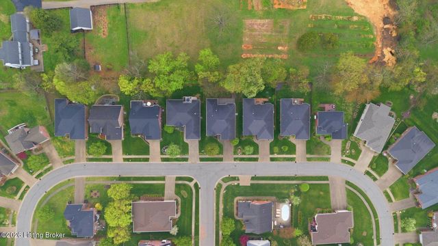 4122 Brook Farm Pl, Louisville, KY 40299