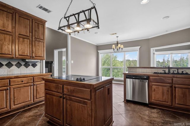 2517 Forrest Lakes Cove, Sherwood, AR 72120