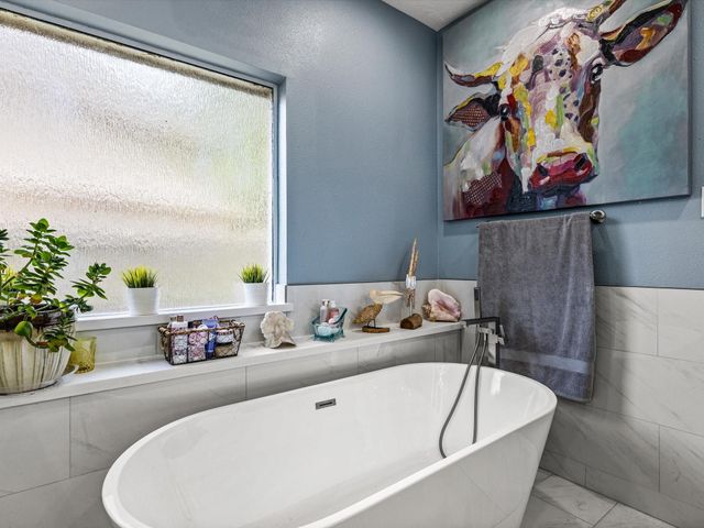 3802 Coral Circle, Seabrook, TX 77586